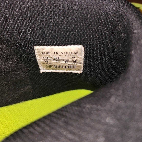 Nike Black and Neon Green Men's Shoes - Picture 8 of 15